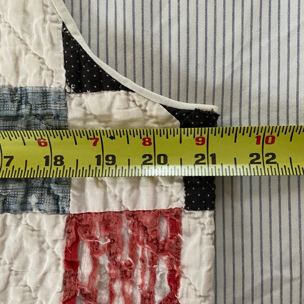 Handmade quilt vest. - Picture 4 of 8
